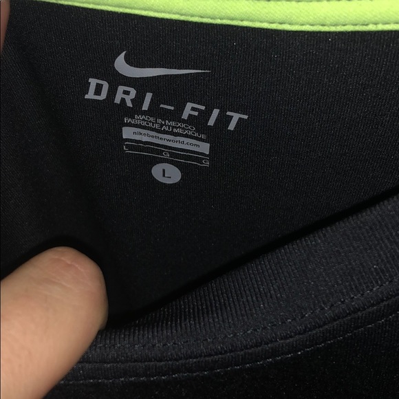 Nike dri fit t shirt - Picture 3 of 3